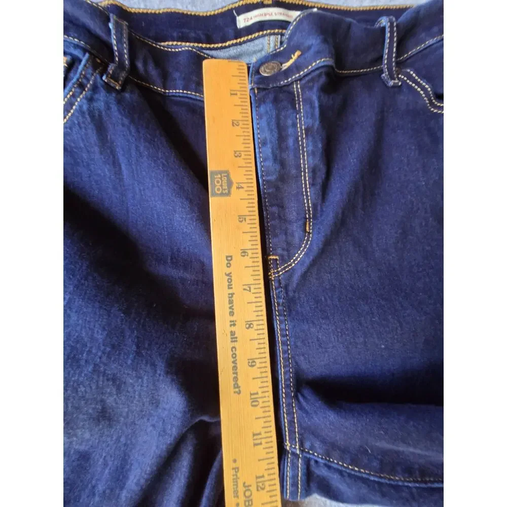 Levis levi 724